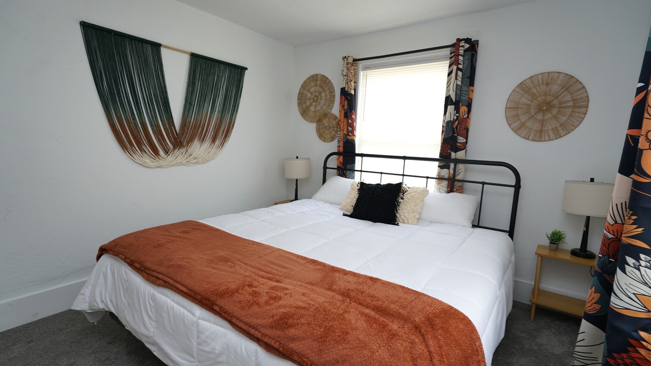 Photo of Bedroom in Elyria