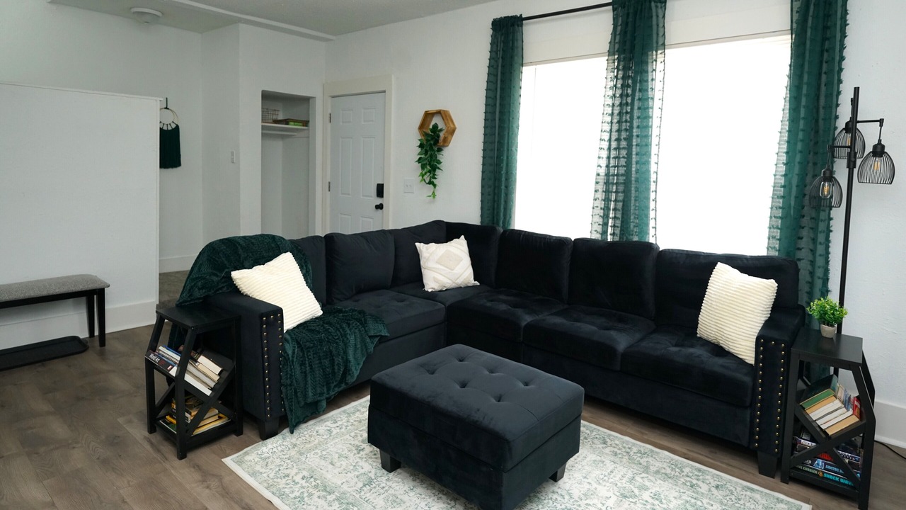 Photo of Livingroom in Elyria