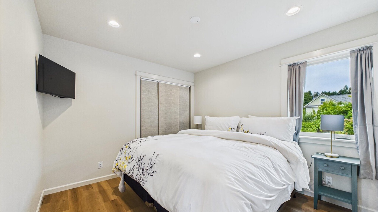 Photo of Bedroom in Arcata