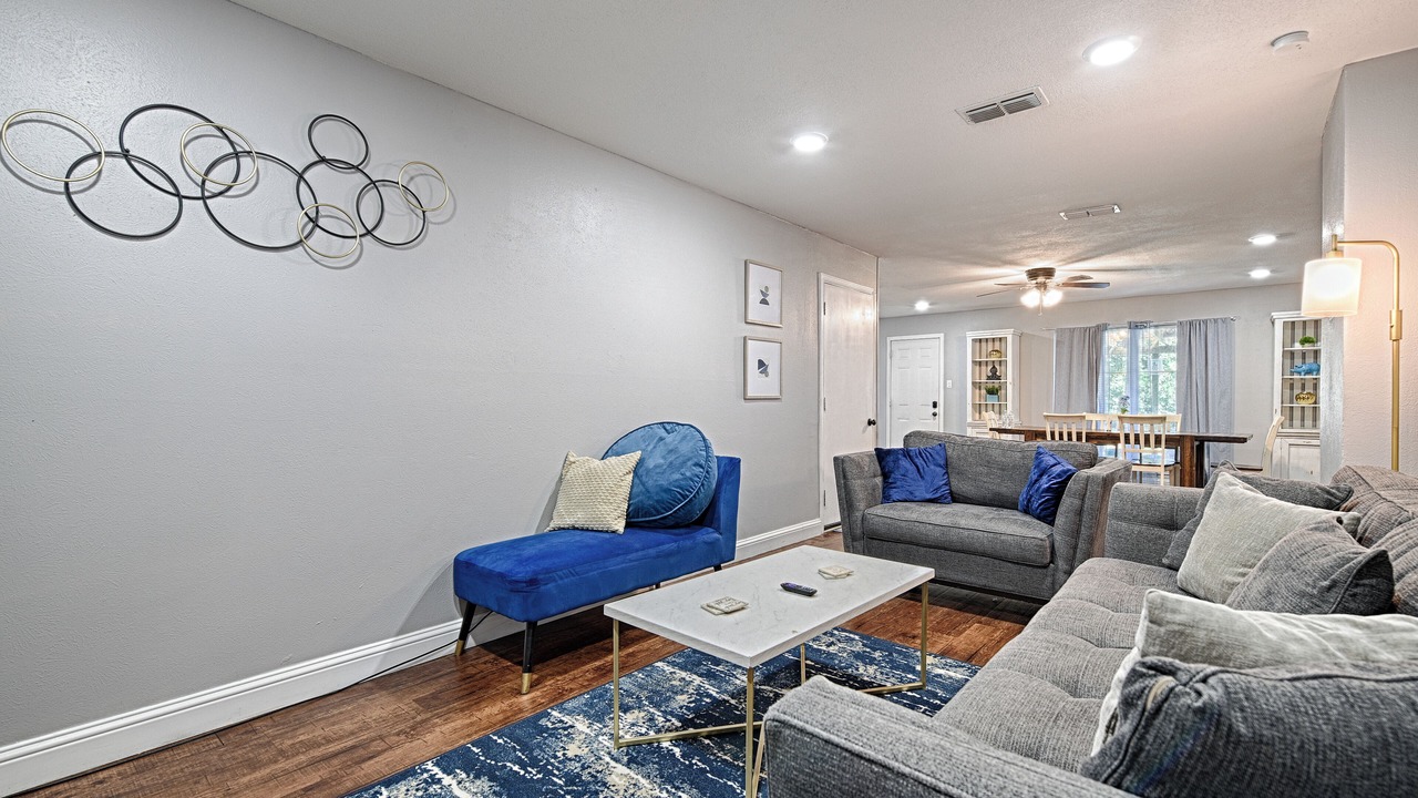 Photo of Livingroom in Burleson