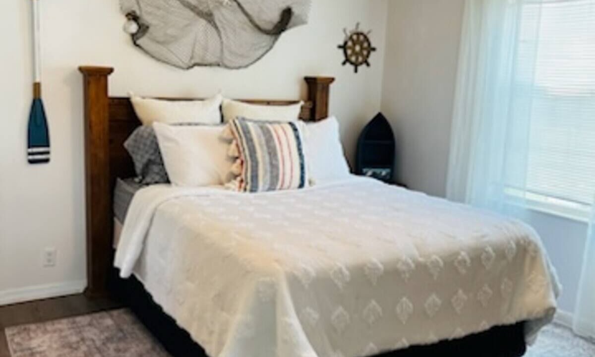 Photo of Bedroom in Bayshore Gardens
