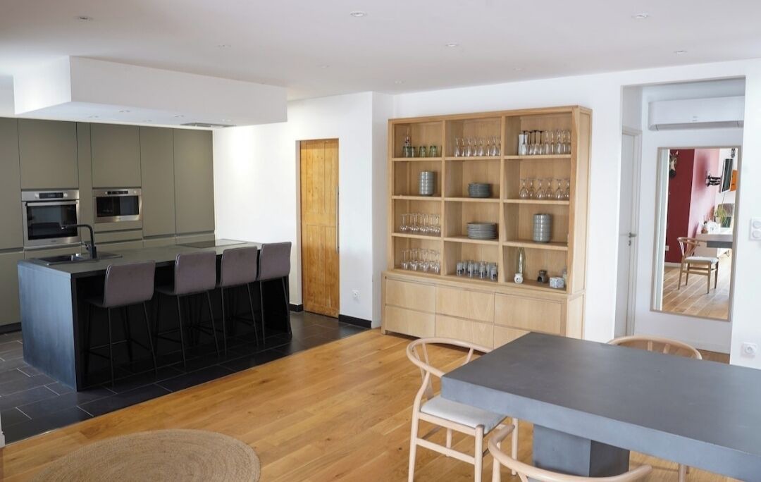 Photo of Others in Les Mages