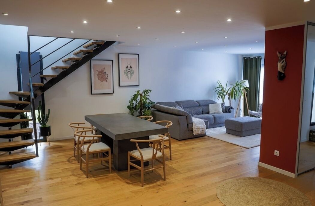 Photo of Others in Les Mages