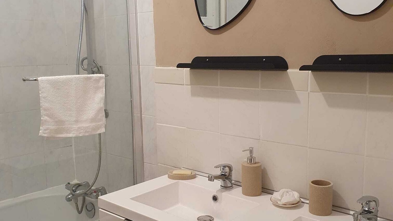 Photo of Bathroom in Plessis-le-Roi