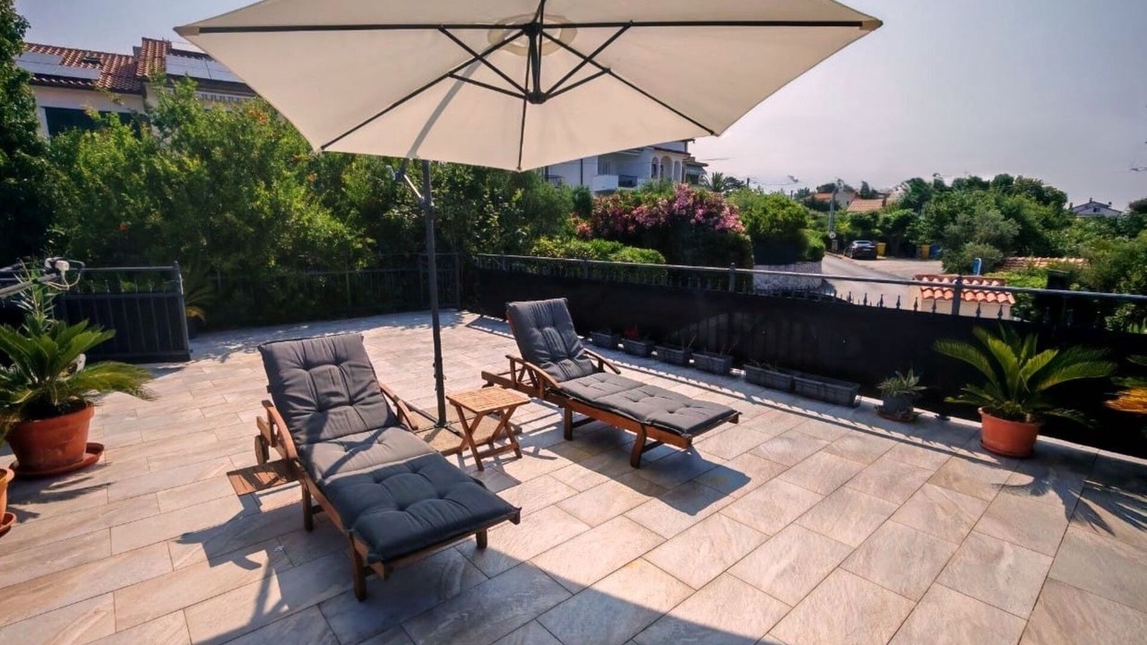 Photo of Patio Balcony in Barbat na Rabu