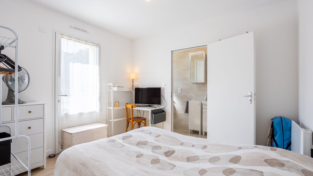 Photo of Bedroom in Curzon
