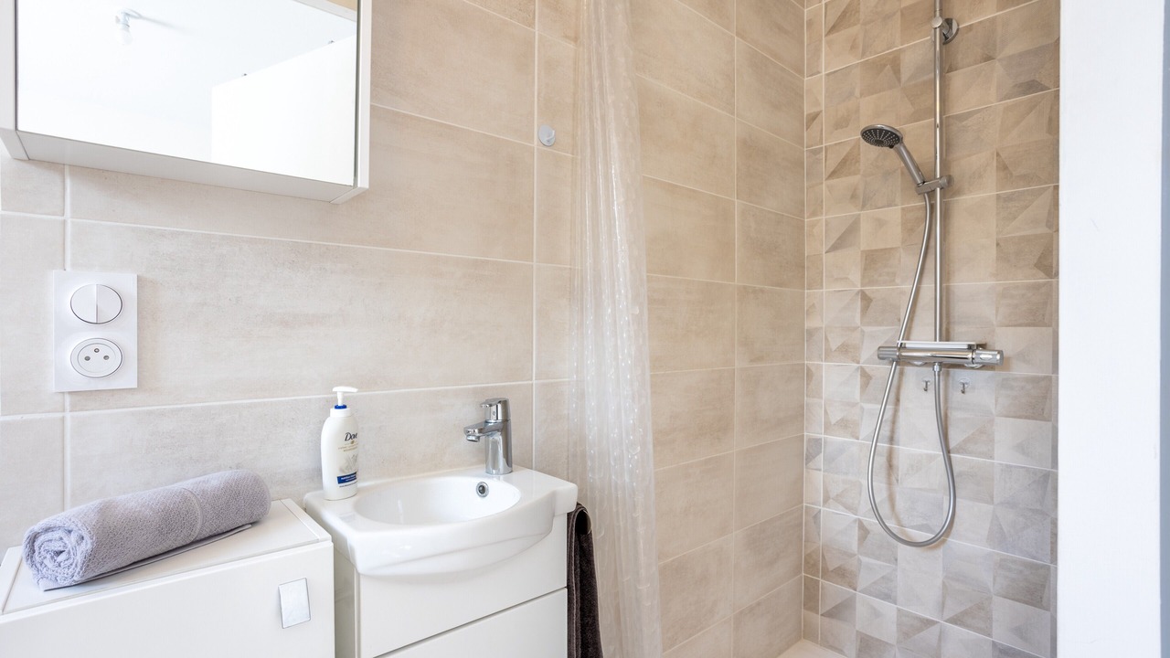 Photo of Bathroom in Curzon