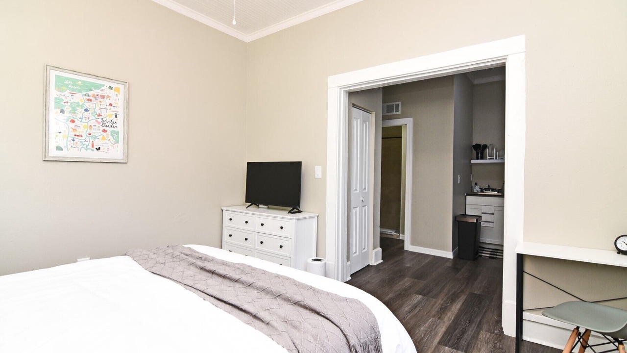 Photo of Bedroom in Winter Garden