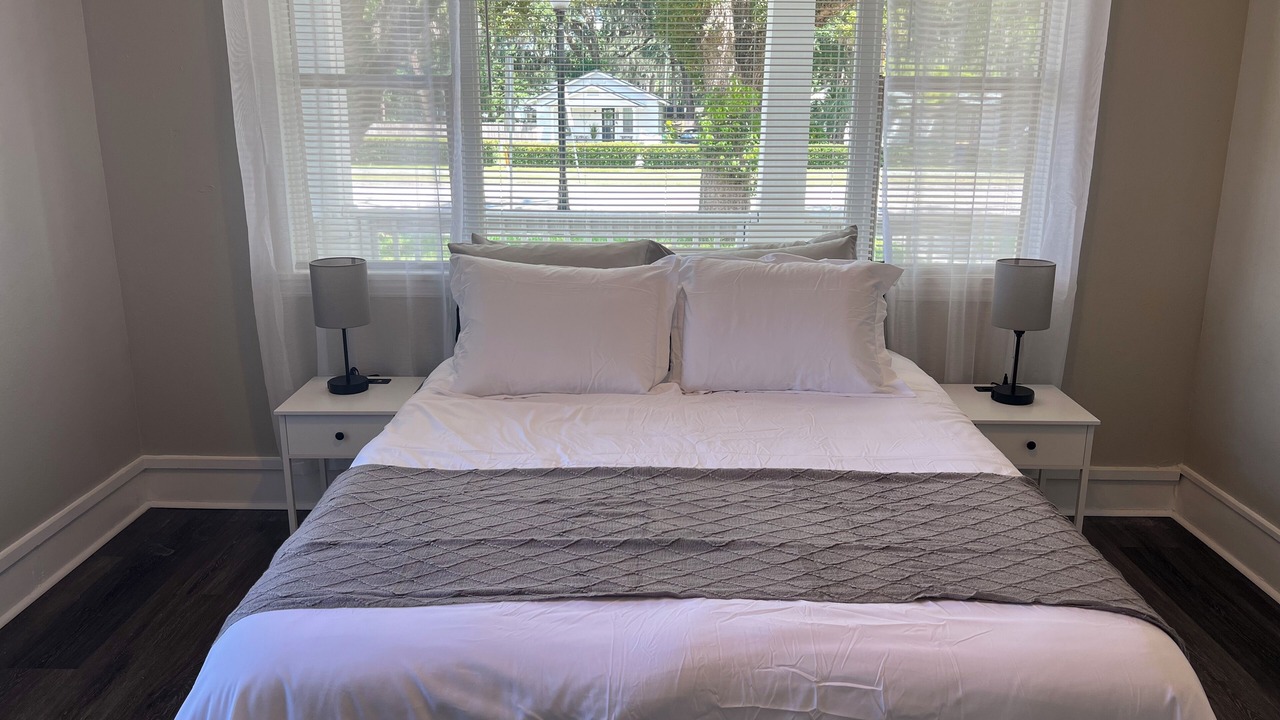 Photo of Bedroom in Winter Garden