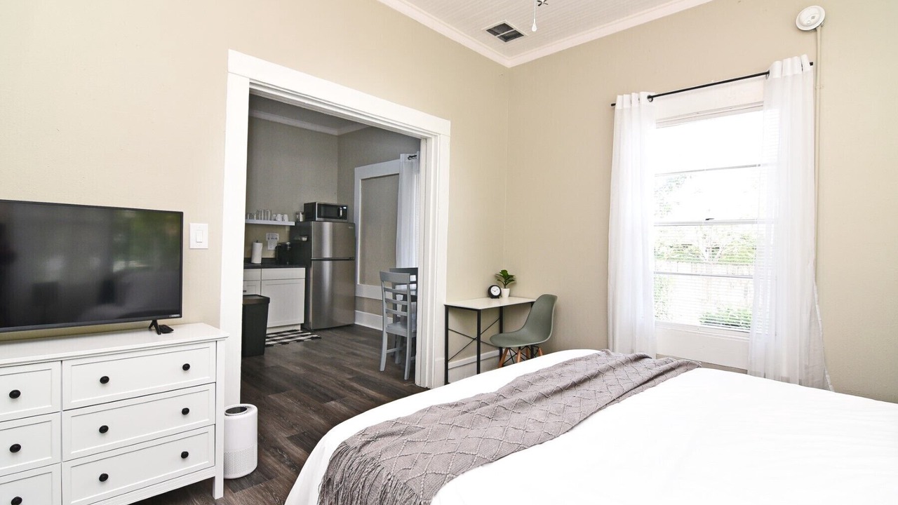 Photo of Bedroom in Winter Garden