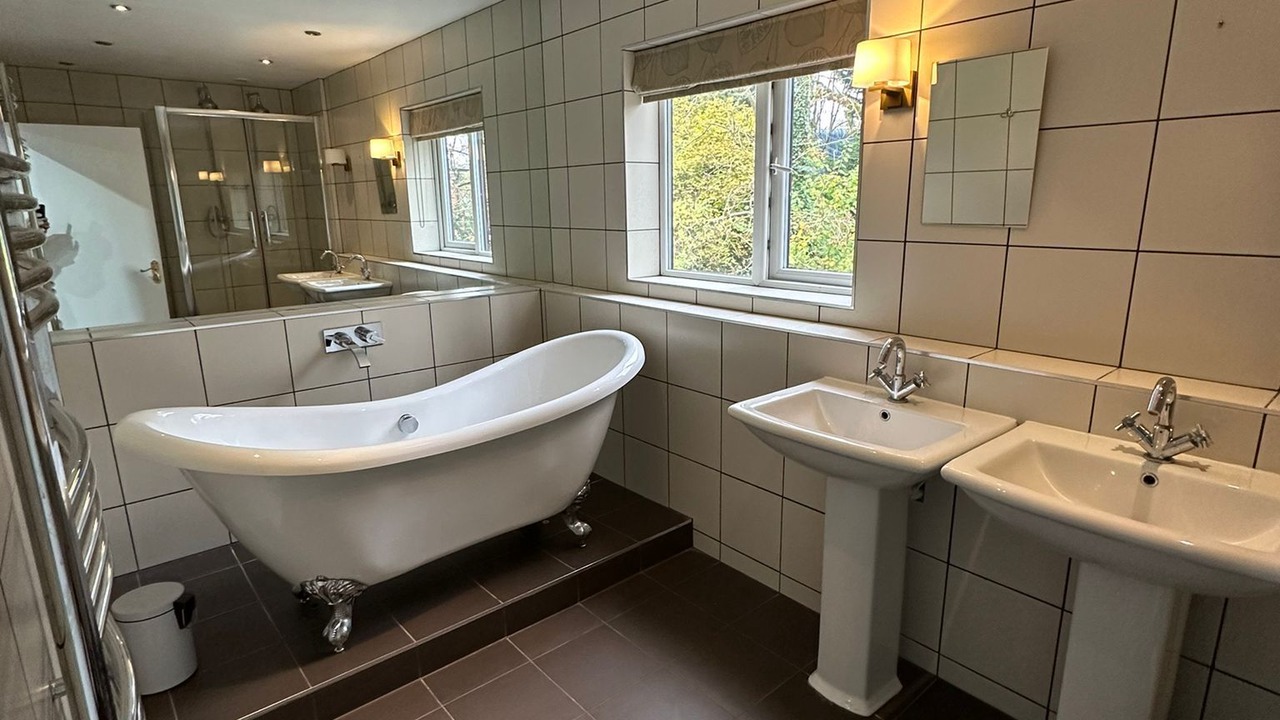 Photo of Bathroom in Wixford