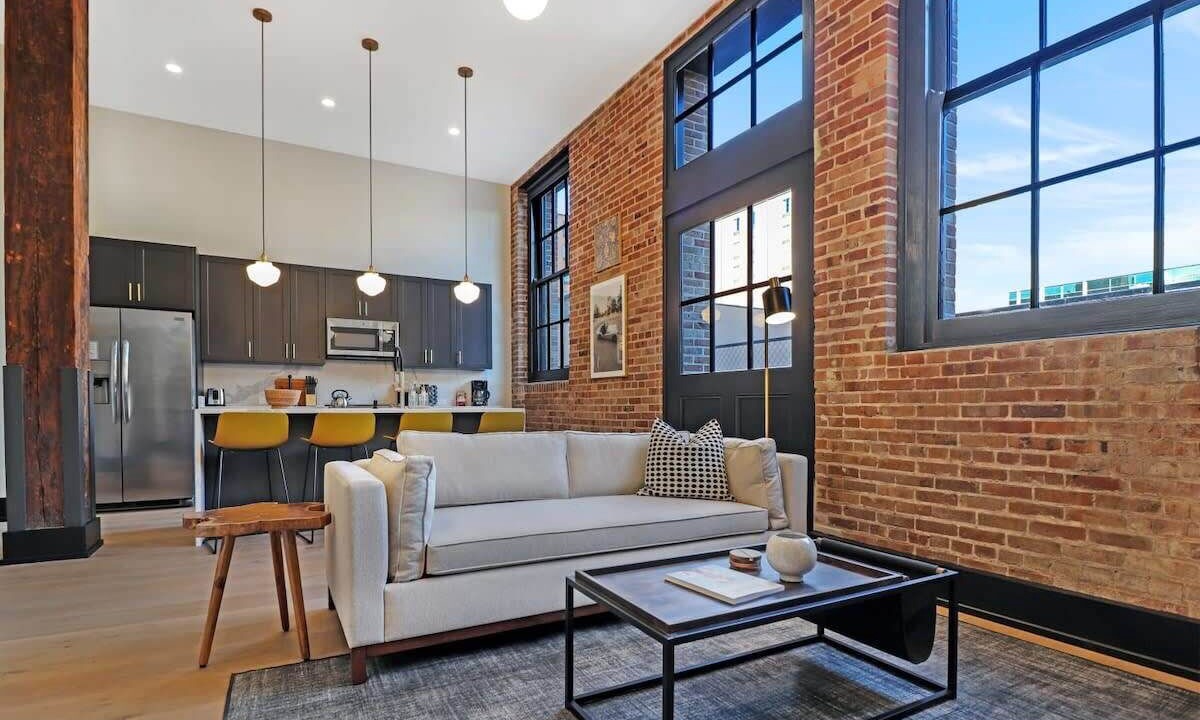 Photo of Livingroom in Arts/Warehouse District