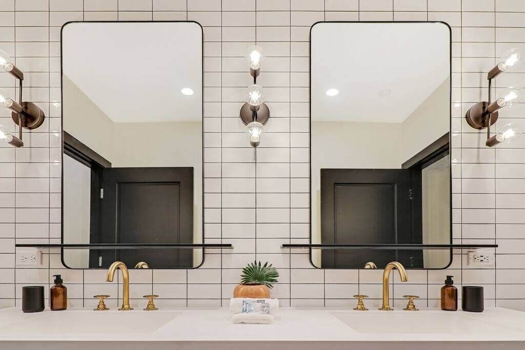 Photo of Bathroom in Arts/Warehouse District