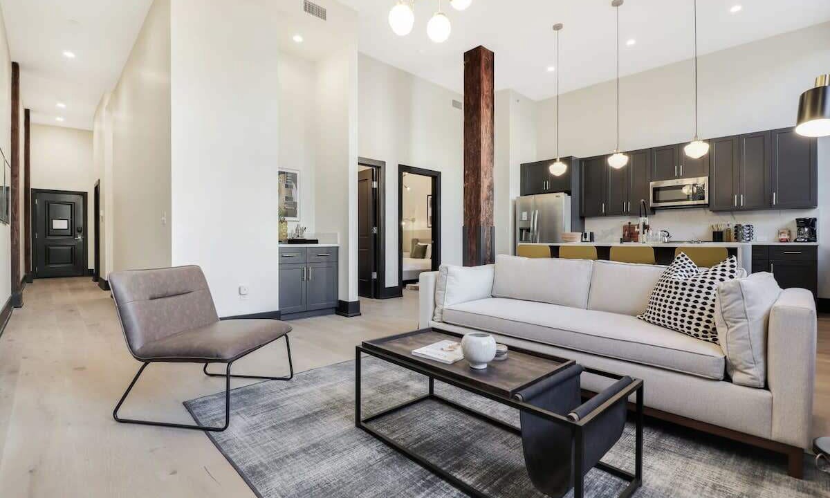 Photo of Livingroom in Arts/Warehouse District