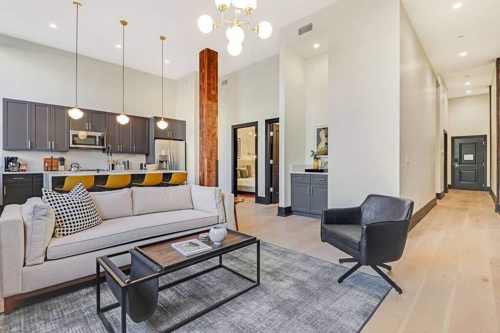 Photo of Livingroom in Arts/Warehouse District