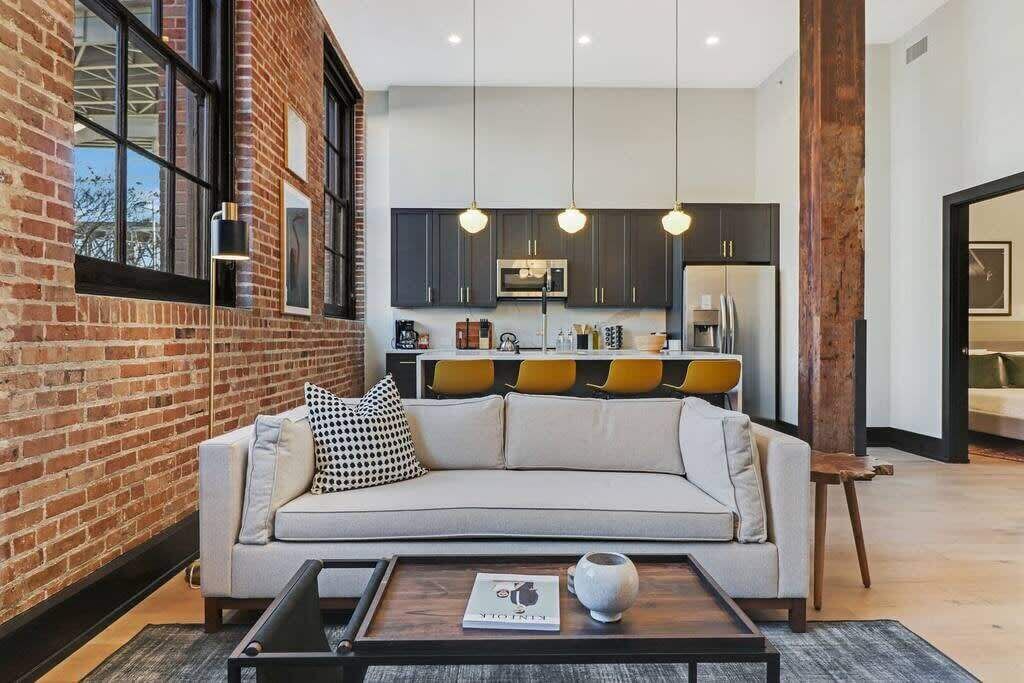Photo of Livingroom in Arts/Warehouse District