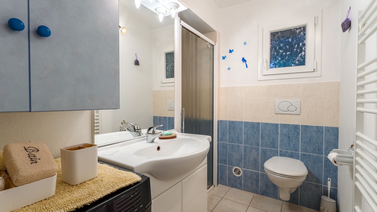 Photo of Bathroom in Laval-Saint-Roman