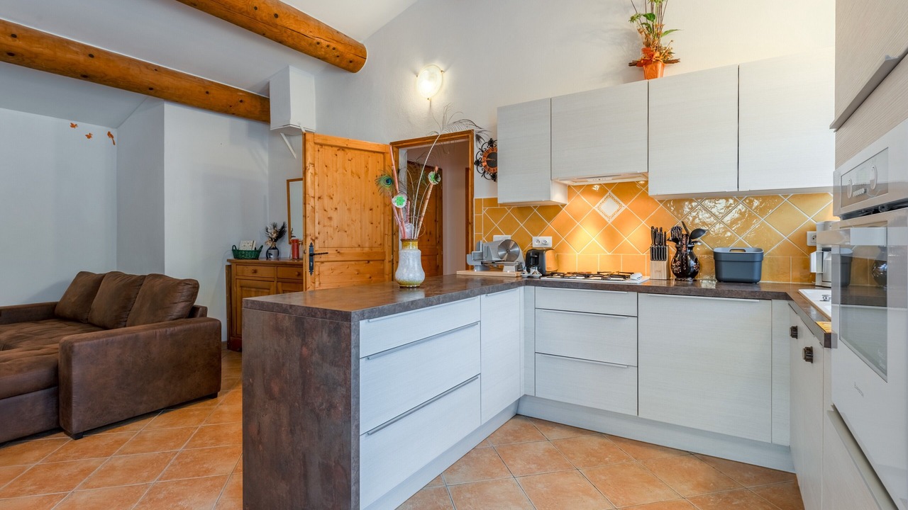 Photo of Kitchen in Laval-Saint-Roman