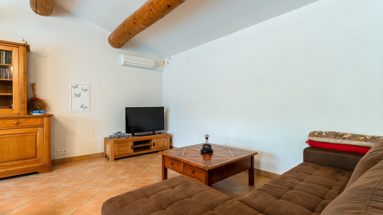 Photo of Livingroom in Laval-Saint-Roman