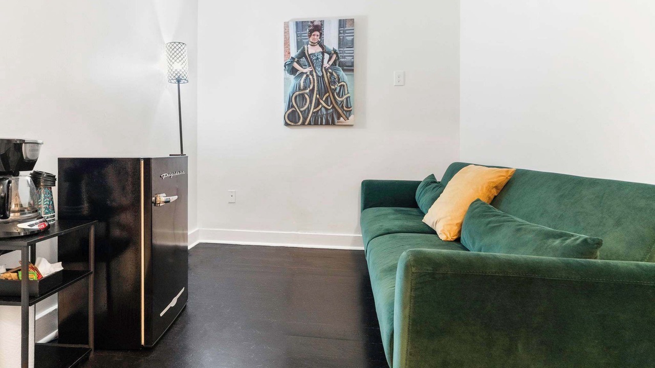 Photo of Livingroom in French Quarter