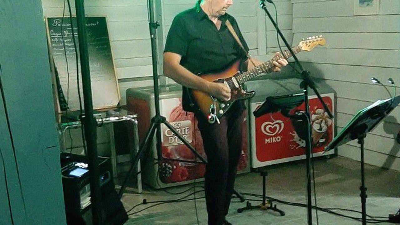 Photo of Others in Rives