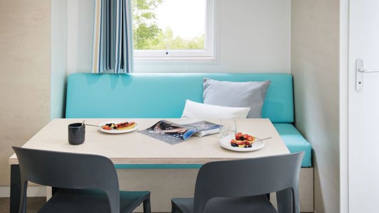 Photo of Others in Rives