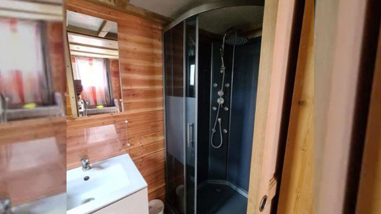 Photo of Bathroom in Les Grandes-Ventes