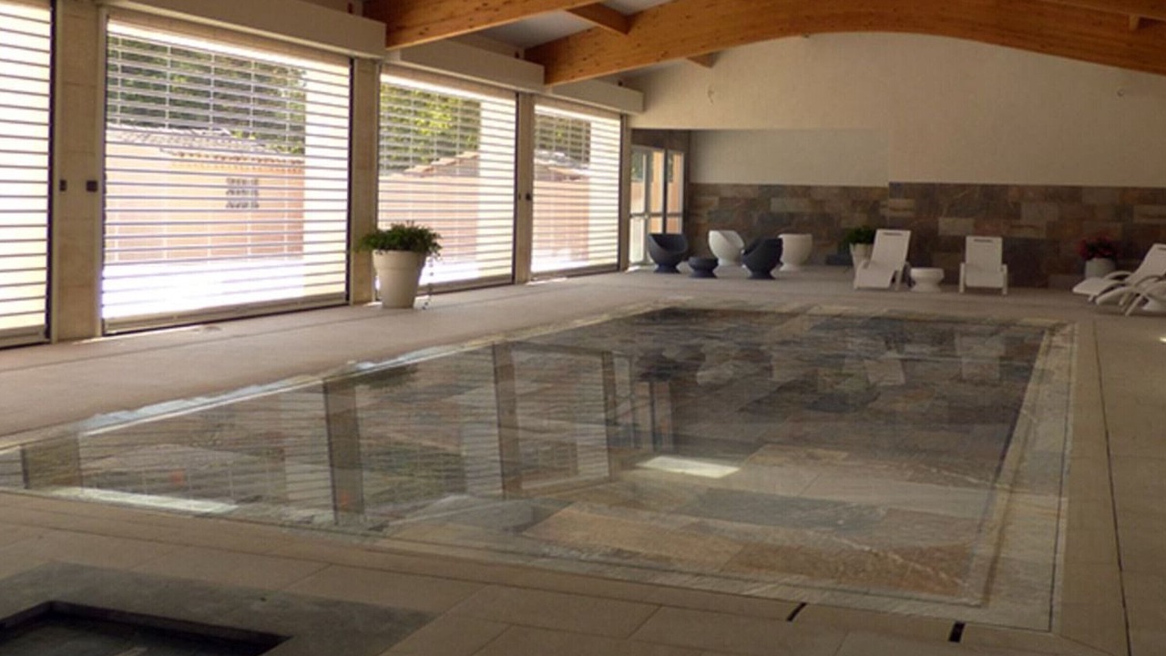 Photo of Others in Noves