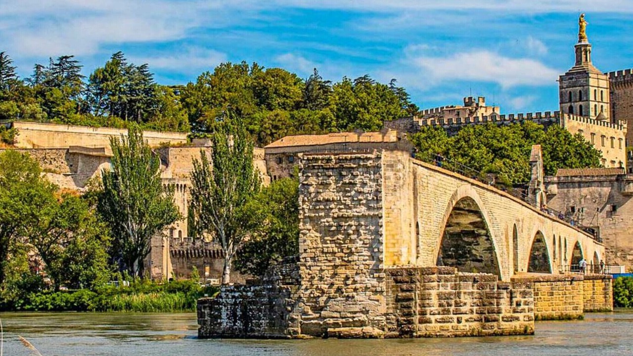 Photo of Others in Noves