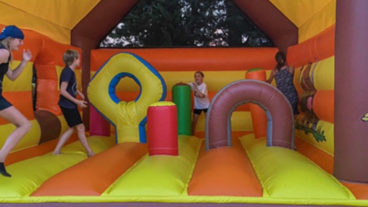 Photo of Others in Noves