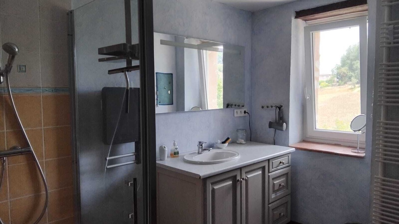 Photo of Bathroom in Castelnau-de-Montmiral