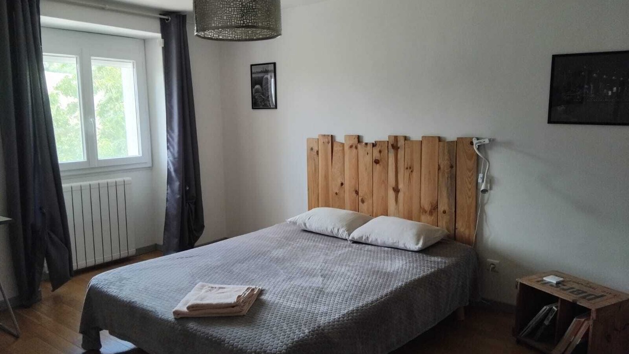 Photo of Bedroom in Castelnau-de-Montmiral