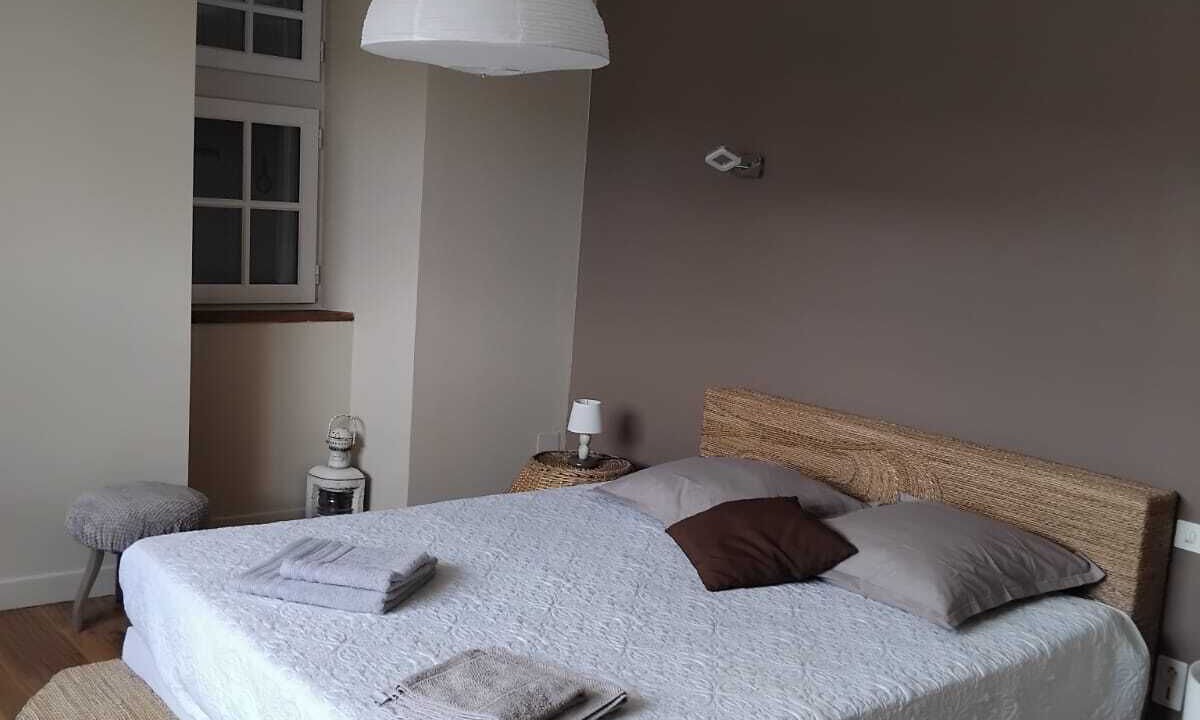 Photo of Bedroom in Castelnau-de-Montmiral