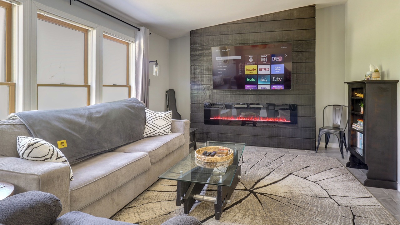 Photo of Livingroom in Frontier
