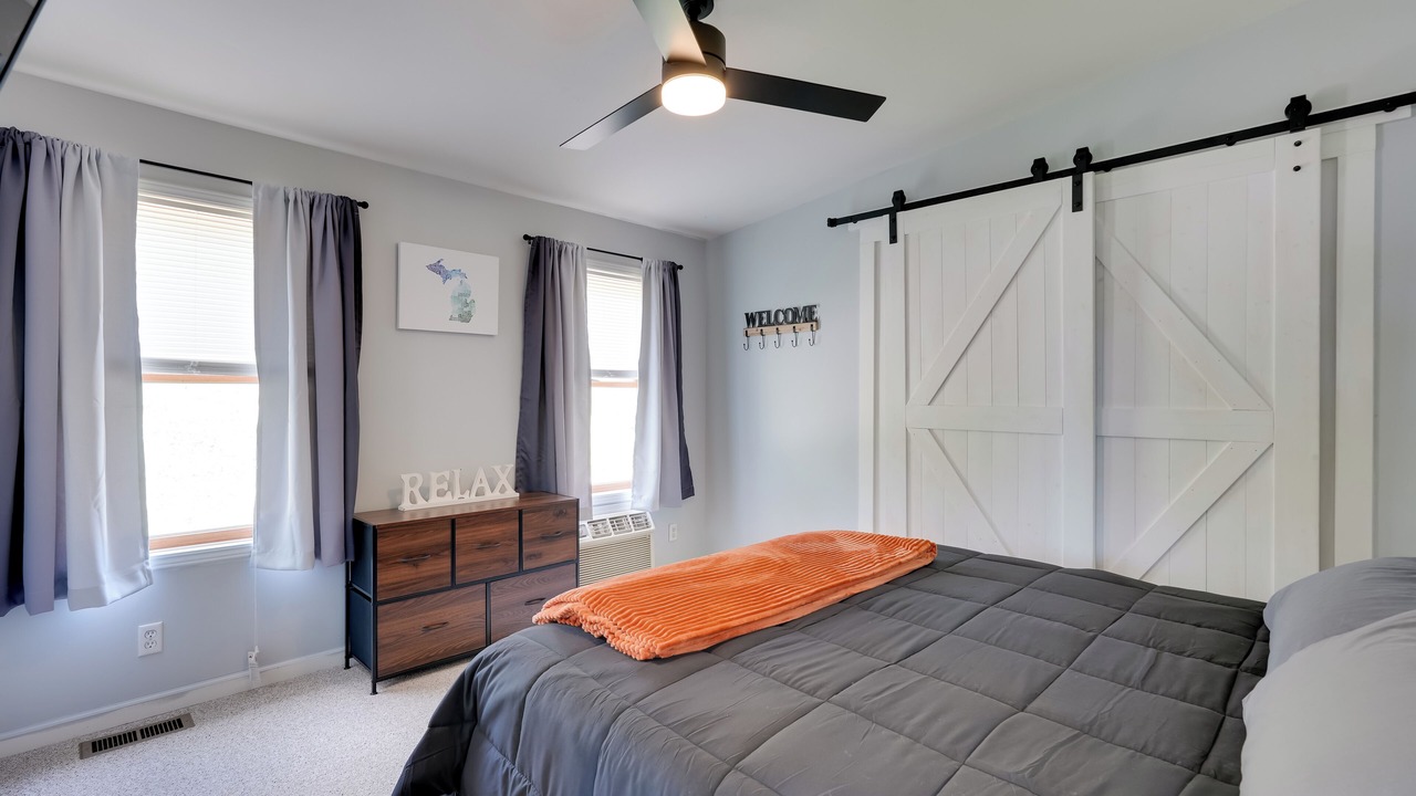 Photo of Bedroom in Frontier
