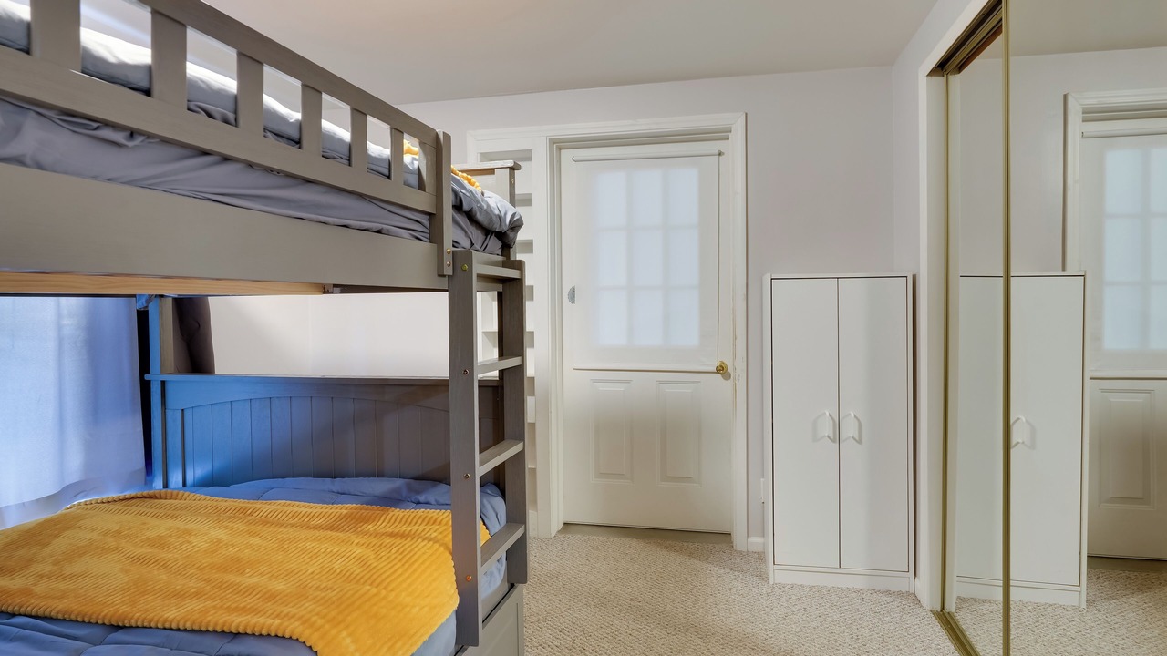 Photo of Bedroom in Frontier