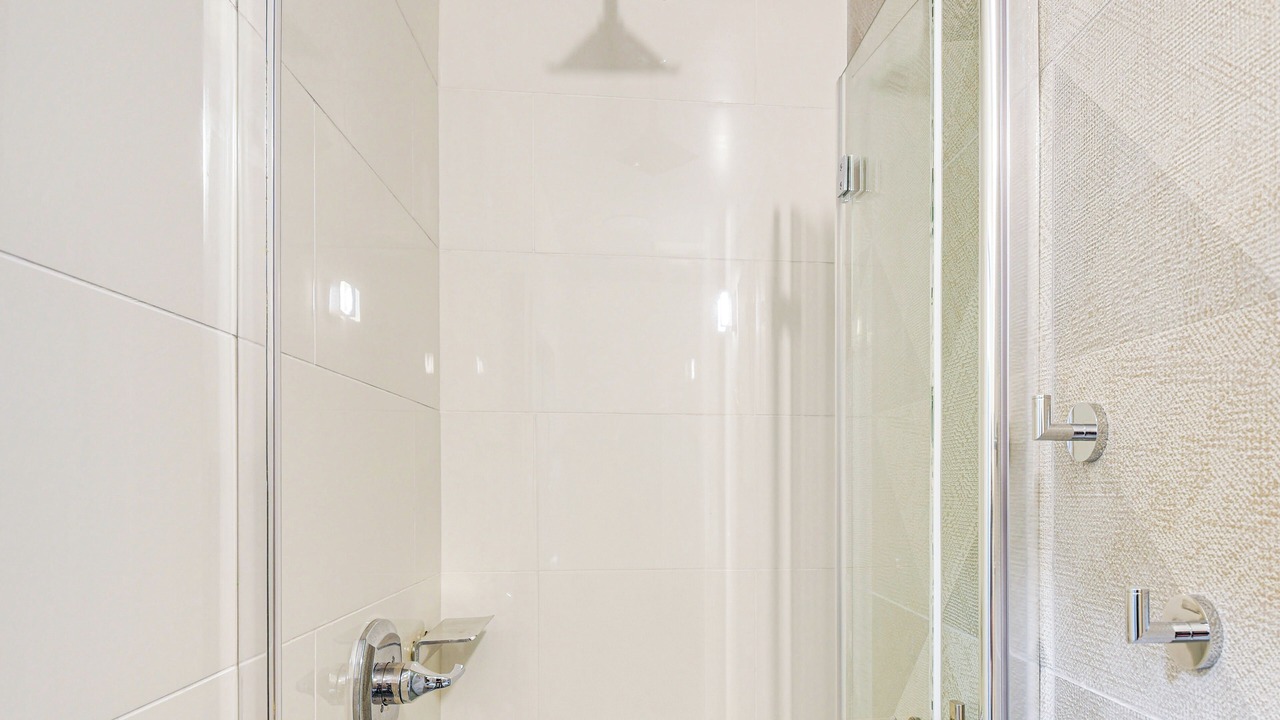 Photo of Bathroom in Rogers Seabreeze