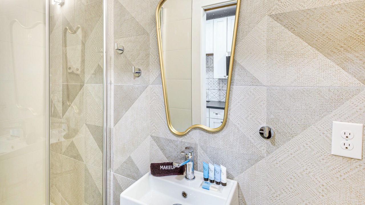 Photo of Bathroom in Rogers Seabreeze