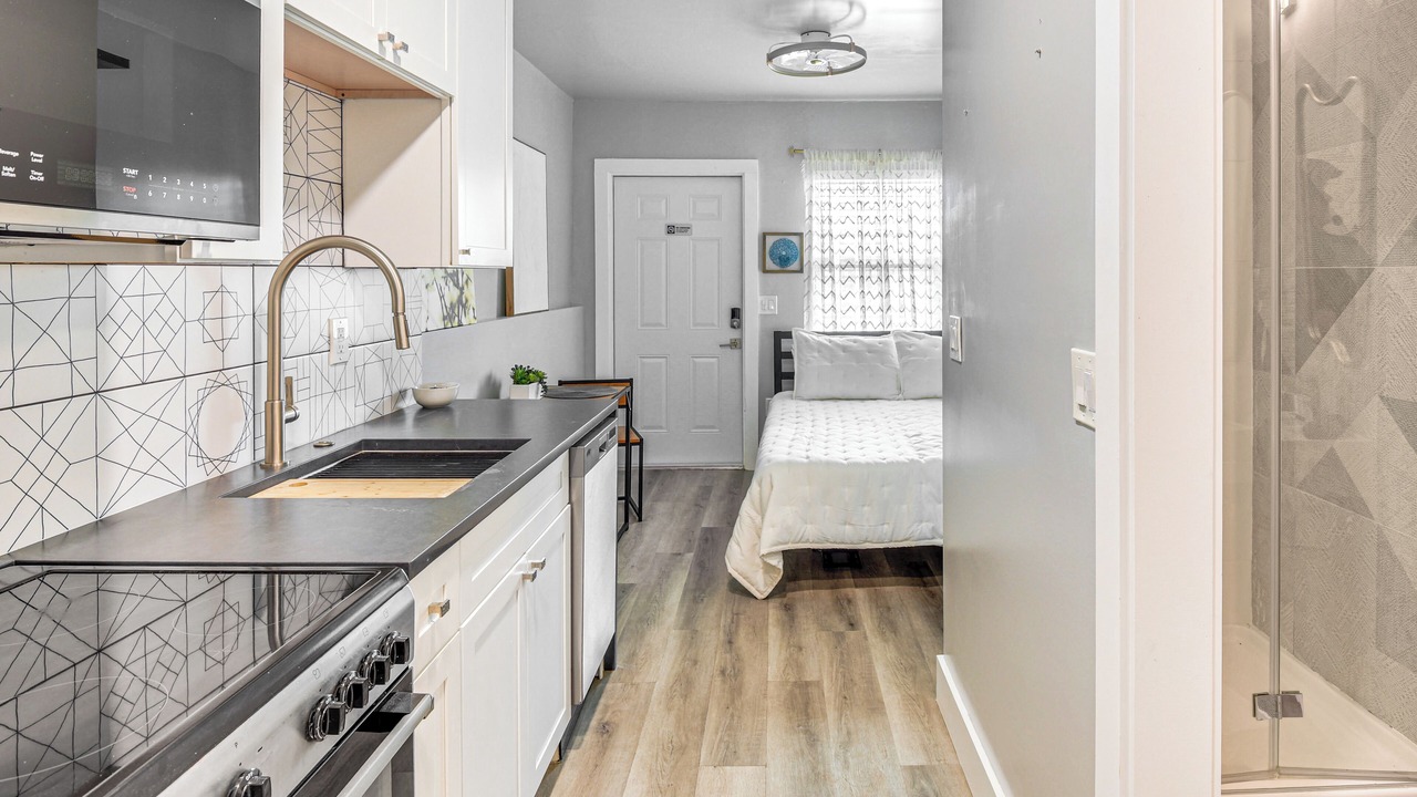 Photo of Bedroom in Rogers Seabreeze