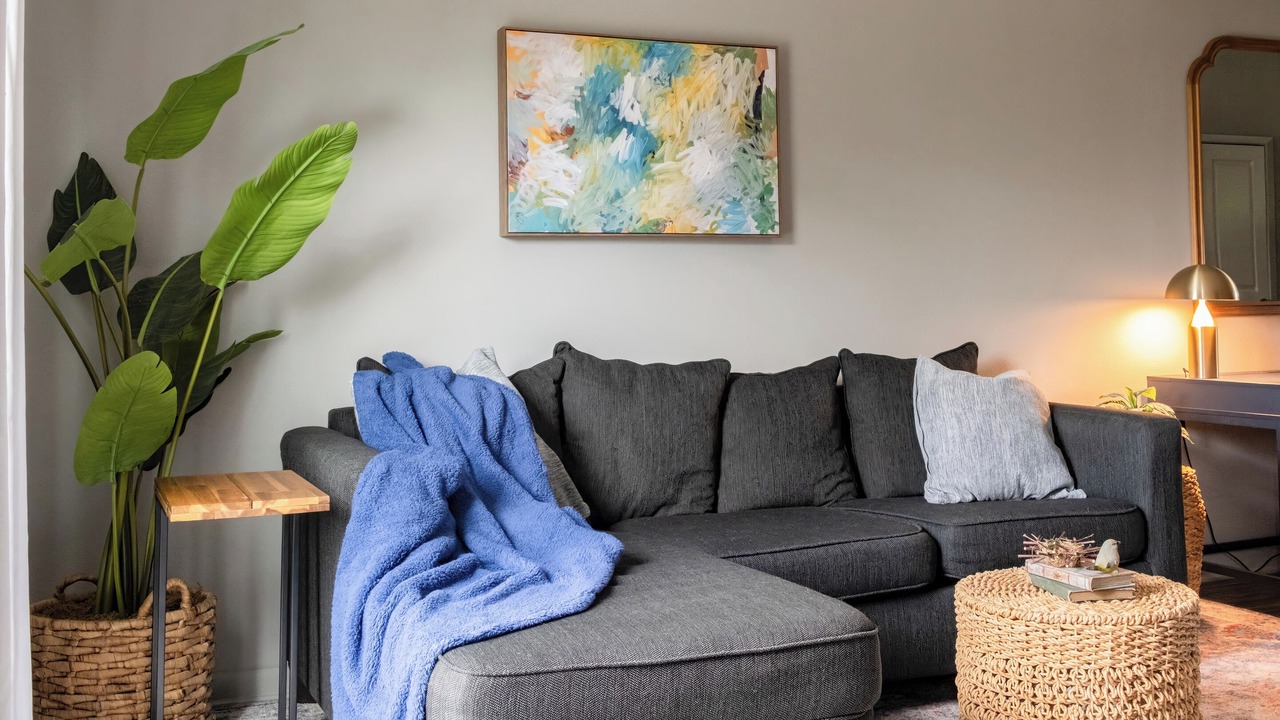 Photo of Livingroom in Downtown
