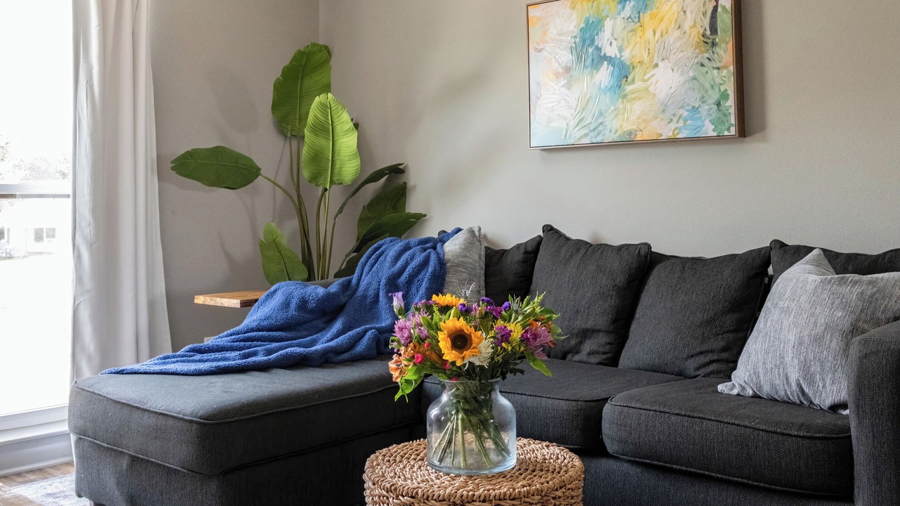 Photo of Livingroom in Downtown
