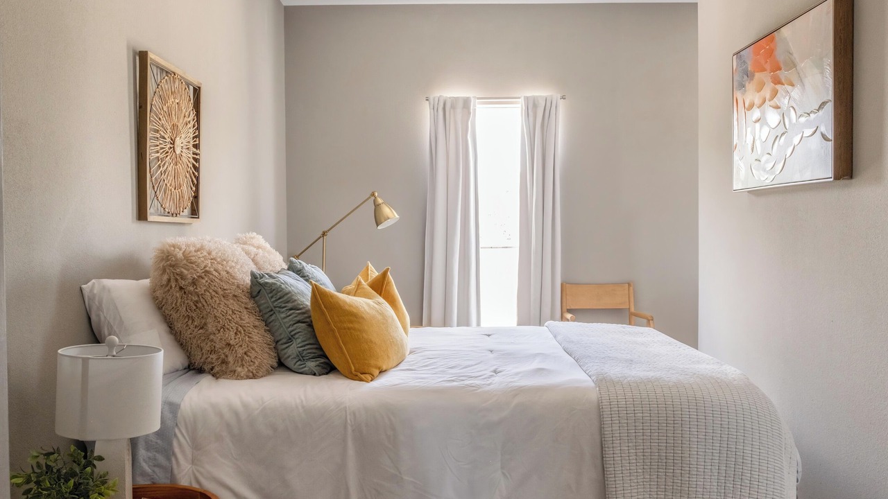 Photo of Bedroom in Downtown
