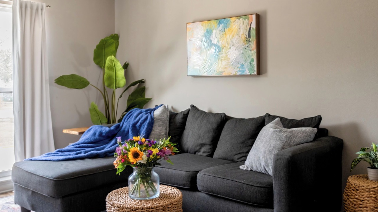 Photo of Livingroom in Downtown