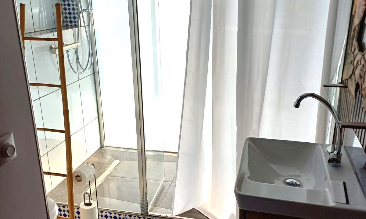 Photo of Bathroom in Saint-Sulpice-de-Roumagnac