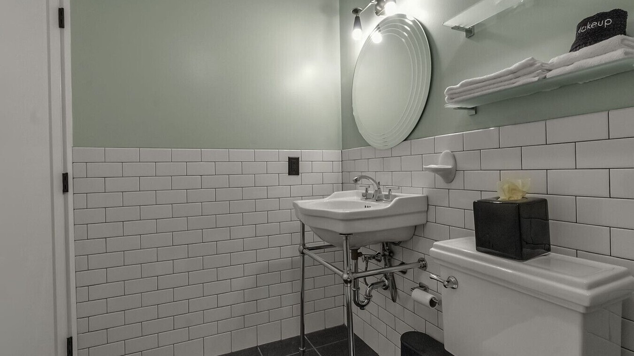 Photo of Bathroom in East Aurora