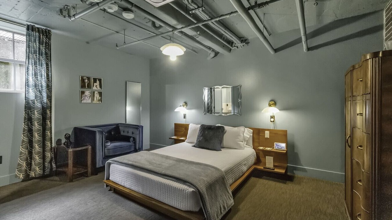 Photo of Bedroom in East Aurora