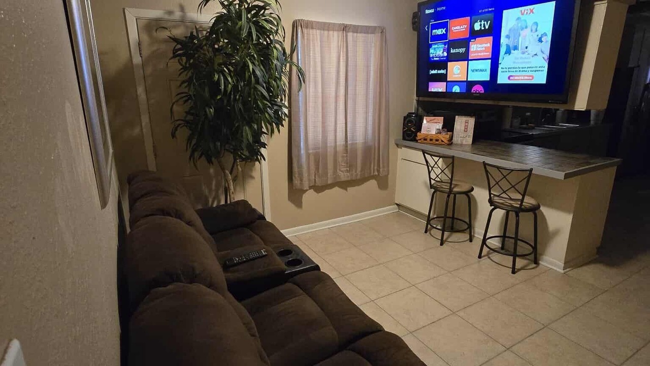Photo of Livingroom in Baker