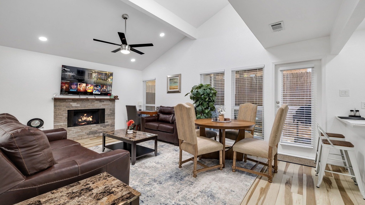 Photo of Livingroom in West Arlington