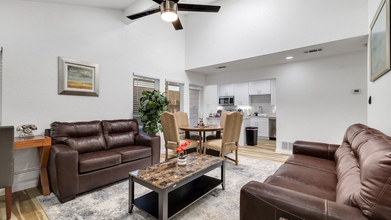 Photo of Livingroom in West Arlington