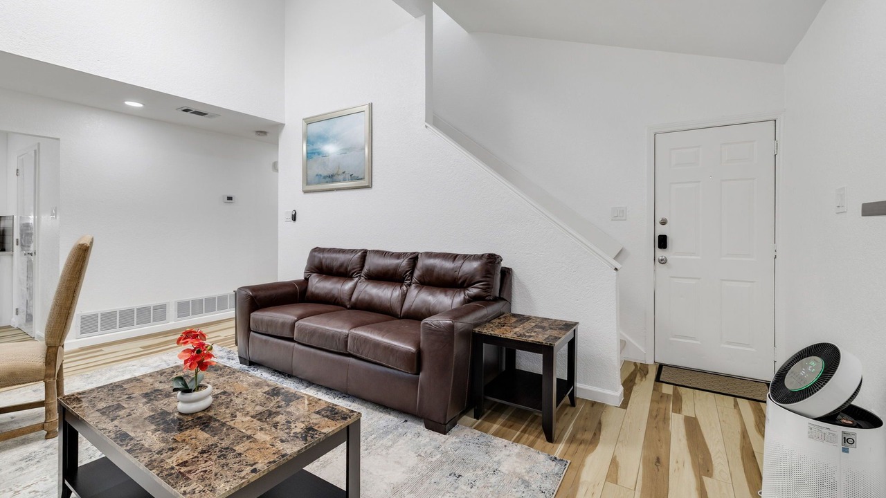 Photo of Livingroom in West Arlington